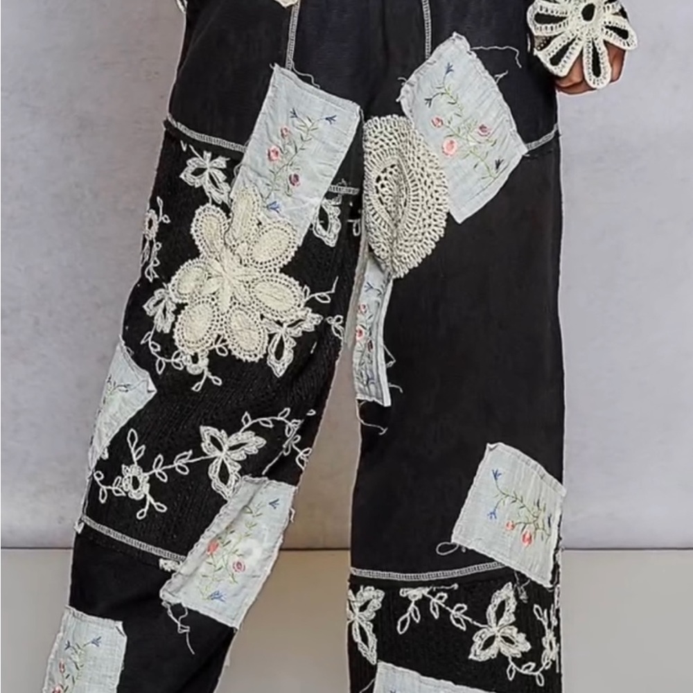 POL Black Wide Leg Pants with Intricate Cream Accents - Picture 4 of 5